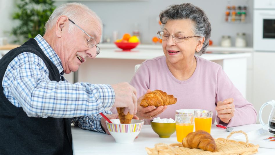 ¿Qué Alimentos Debe Incluir En El Desayuno Una Persona Mayor De 50 Años?